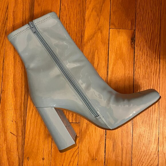 Steve Madden Lynden Powder Blue Glossy Boot - S 7 - Picture 3 of 6